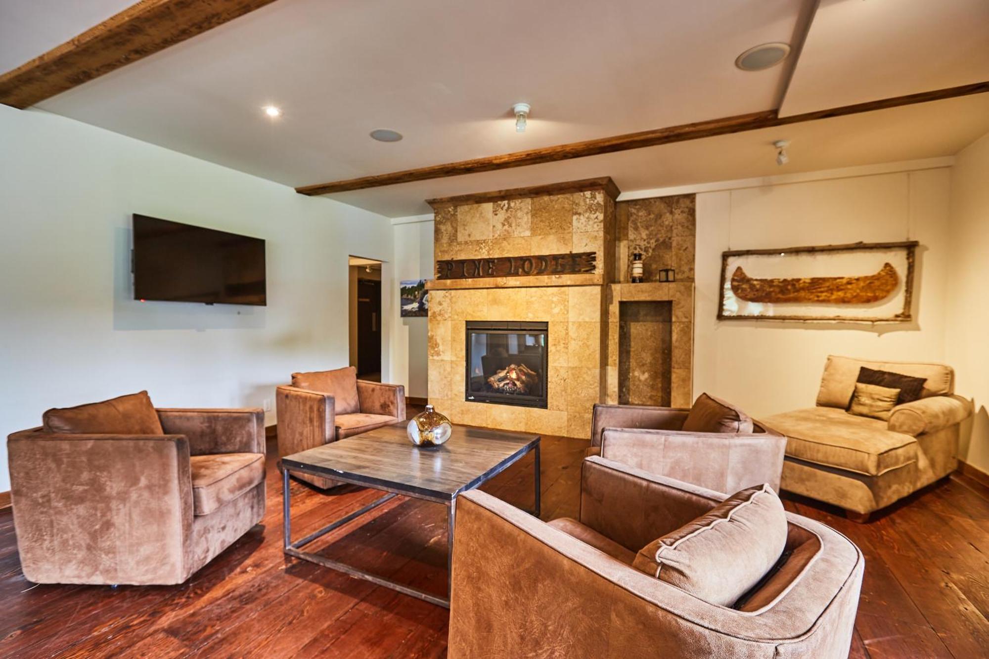 3 Pines Lodge Muskoka Huntsville Buitenkant foto